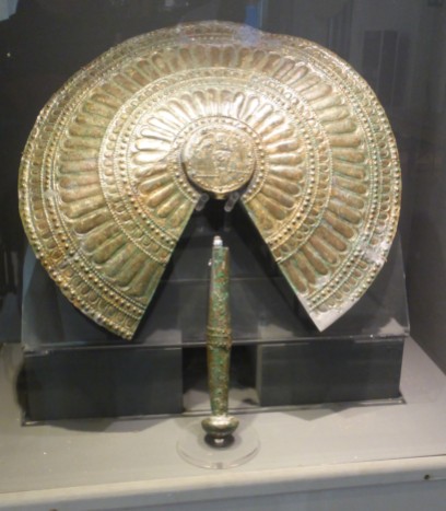 Bronze fan (Etruscan)